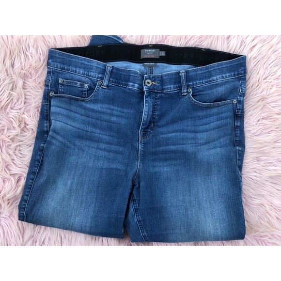 Torrid Bombshell Skinny Premium Stretch Jeans Women's - Picture 2 of 5